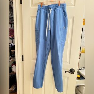 Figs Women’s Dowa High-Waisted Scrub Pants | Ceil Blue | Size small, Tall length